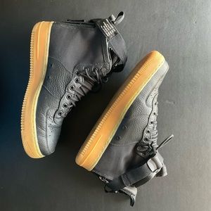 Nike SF Air Force 1 Mid, Size 10, Worn a couple times. Great Condition.